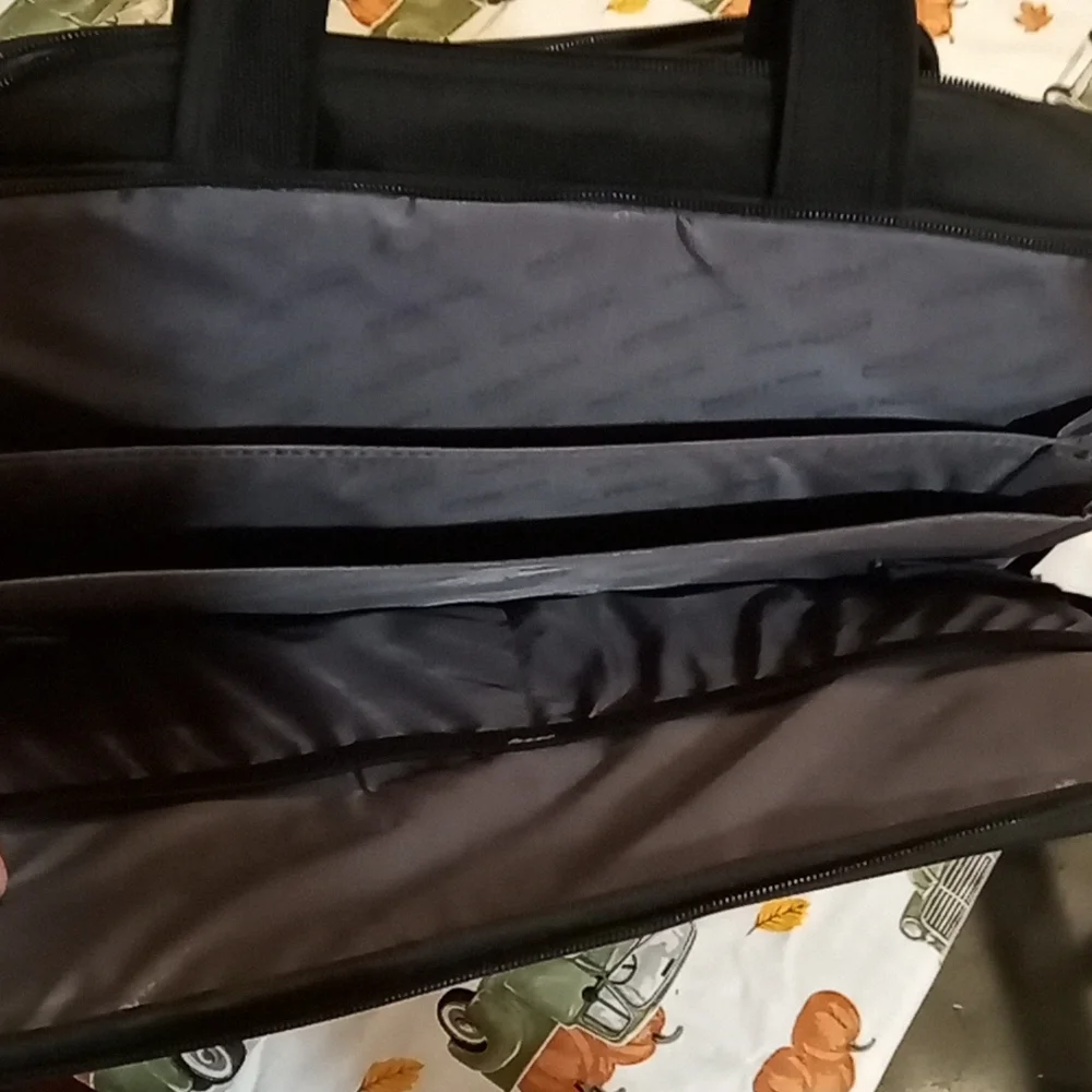 Mobile edge corporate laptop briefcase